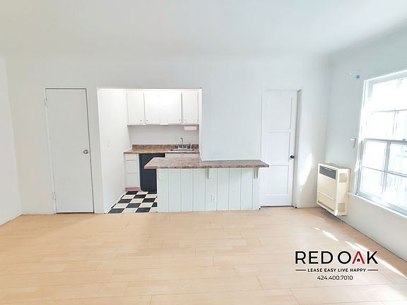 3rd image of 4754 Oakwood Ave APT 3