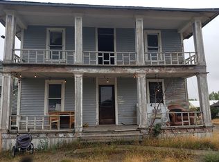 202 1st St SE, Harlowton, MT 59036