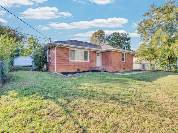 107 Oak St, Sparta, TN 38583