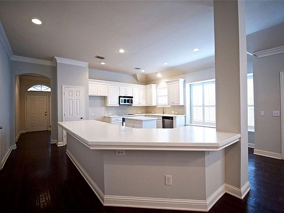 4th image of 11049 Southwyck Dr
