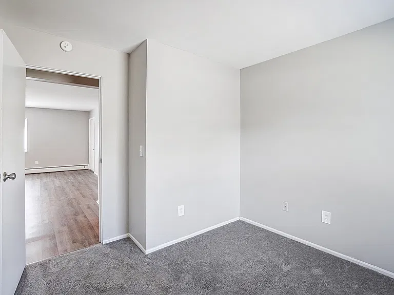 Chelsea Garden Apartments — Photo 13