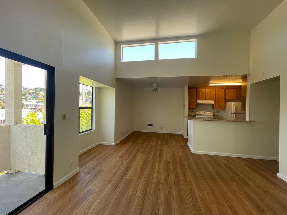 Kitchen & Dining area