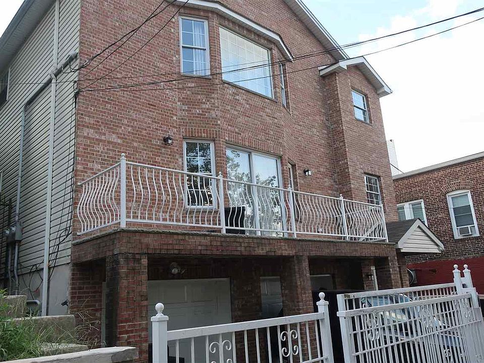 2nd image of 135 Randolph Ave