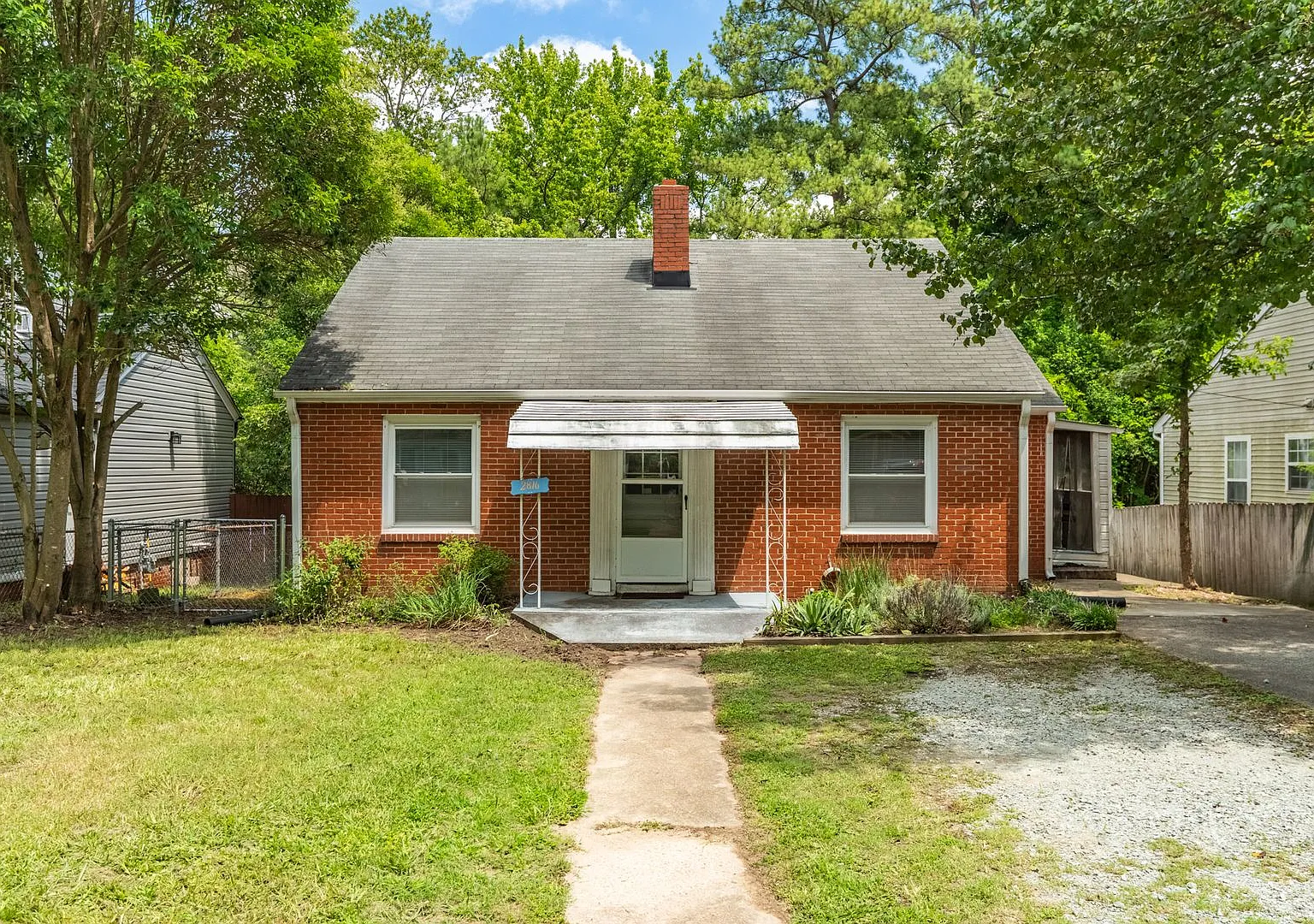 Perfect Location! 2BR/1BA Home Near Duke & Downtown Durham — Photo 2