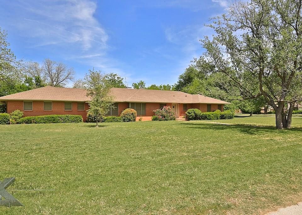 1st image of 317 Elm Cove Dr