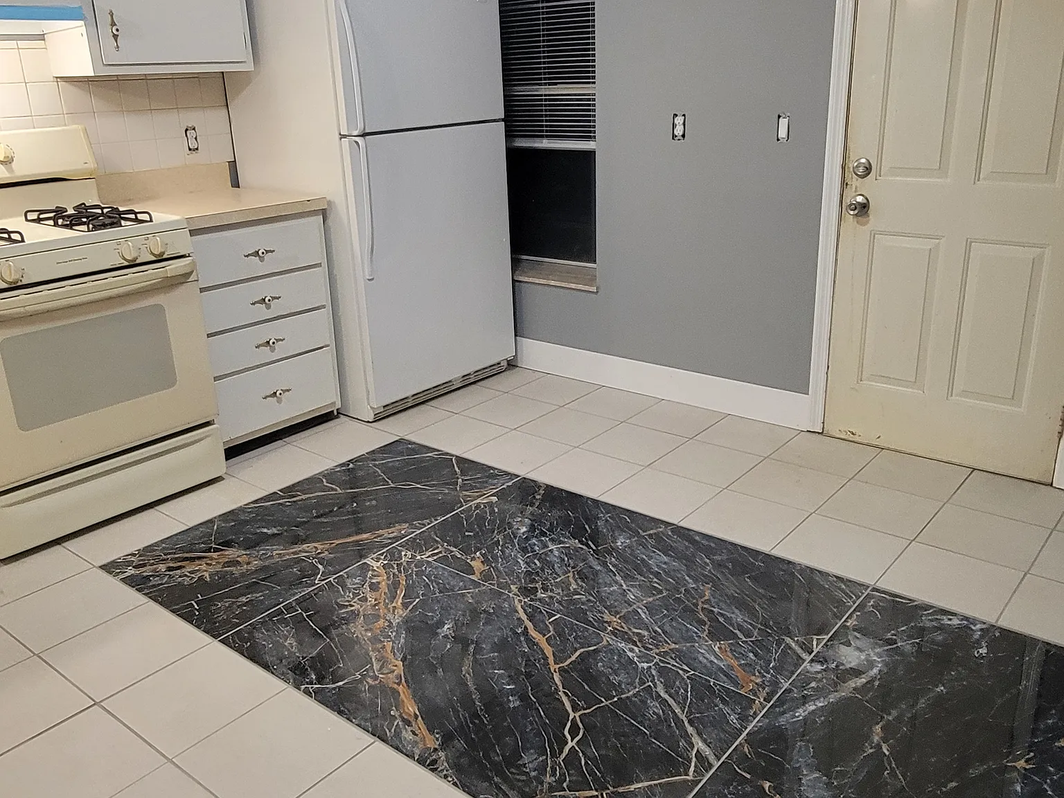 1 bed, 900 sqft, $950 — Photo 2