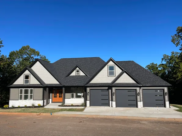 500 Apache Pl, Travelers Rest, SC 29690