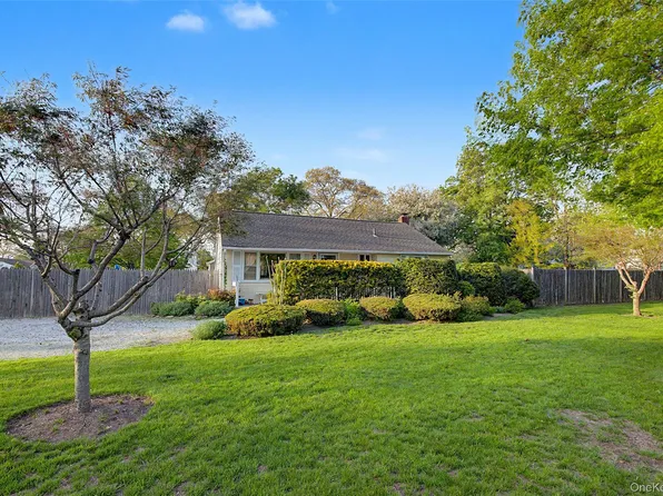 359 Moffitt Boulevard, Islip, NY 11751