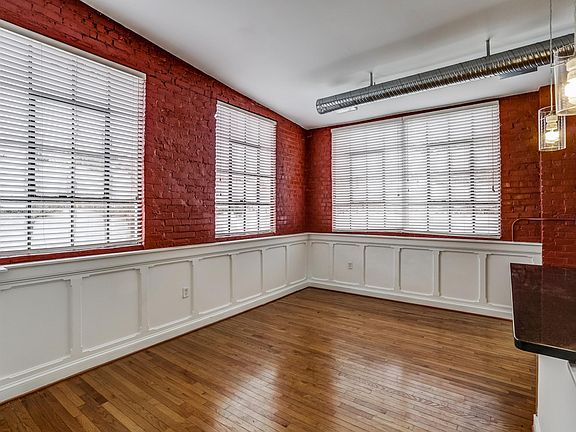 5th image of 301 N Dunlop St APT 207