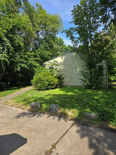 302 Alexander Ave Photo 1