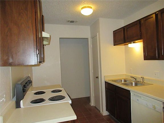 3rd image of 10266 Maverick Dr