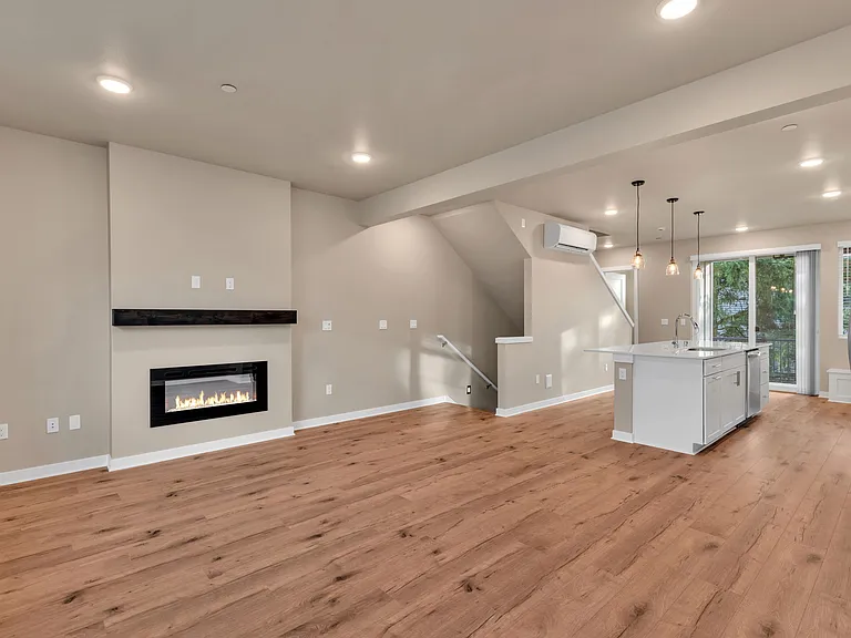 15423 Admiralty Way #E3 — Photo 5