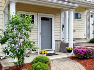 65 Woodview Way, Manchester, NH 03102