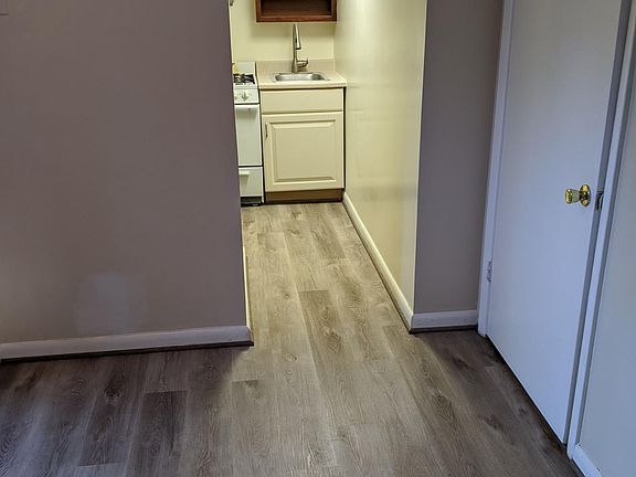 Living Room Connection to Kitchen