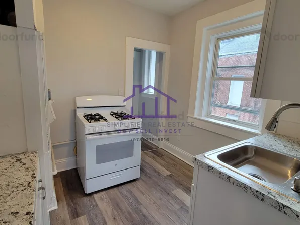 60 Providence St APT 3R, Worcester, MA 01604