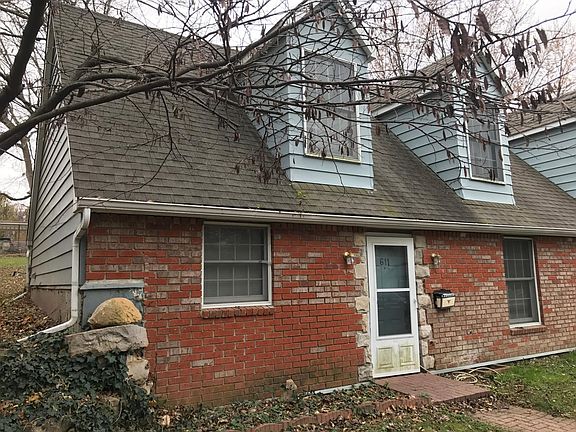 2nd image of 609 E Hereford Ave