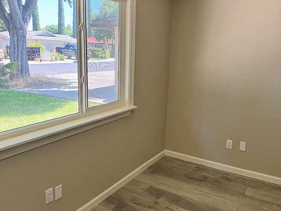 2nd image of 2908 Rimrock Ct