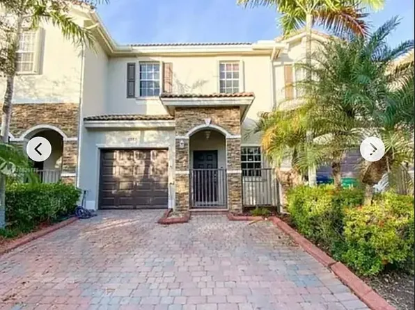 8887 SW 225th St, Cutler Bay, FL 33190