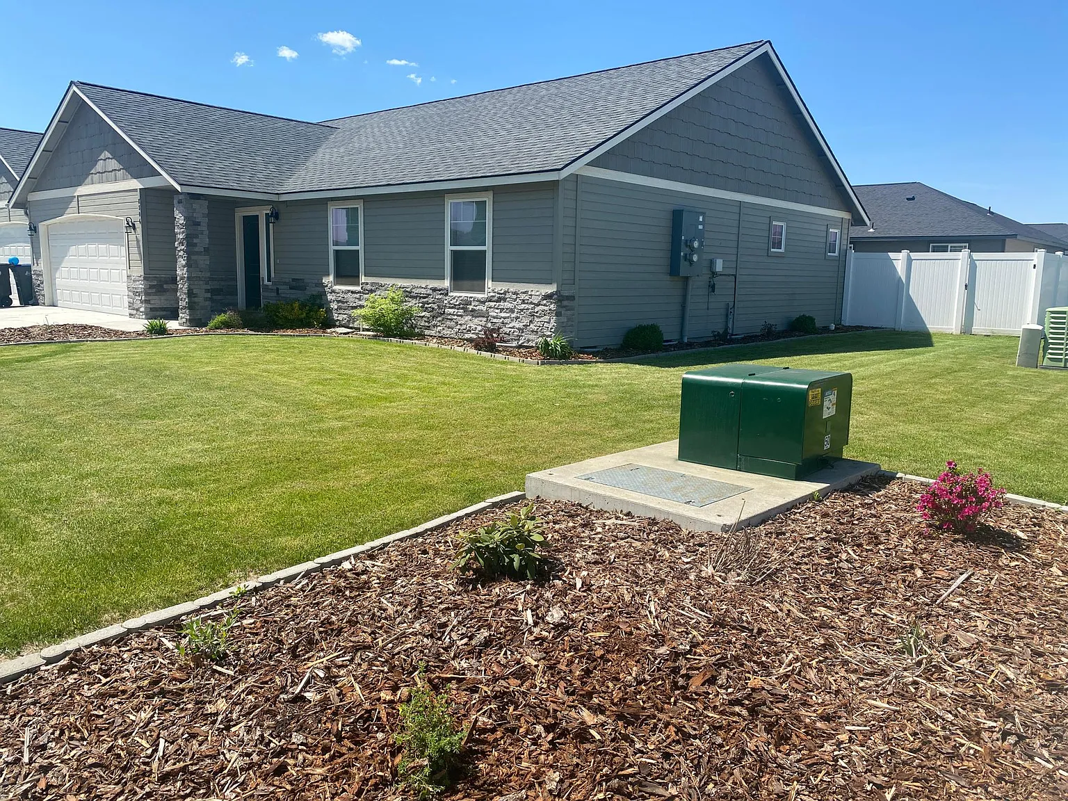 3 bed, 1449 sqft, $2,250 — Photo 1