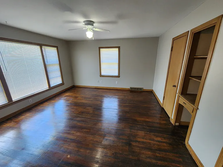 1209 N Jefferson Ave — Photo 6