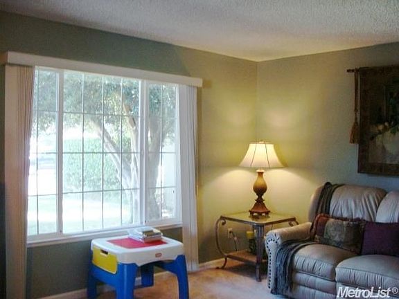 4th image of 841 Sultana Dr