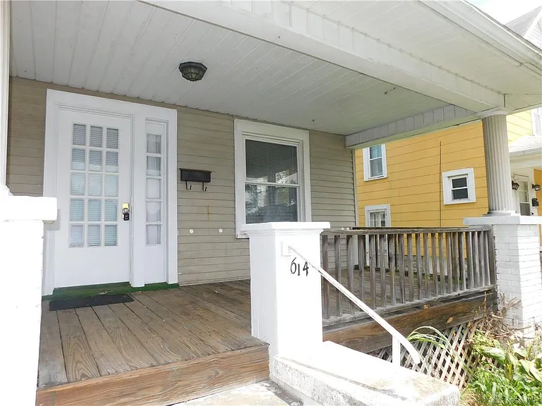 614 Stanton Ave — Photo 2