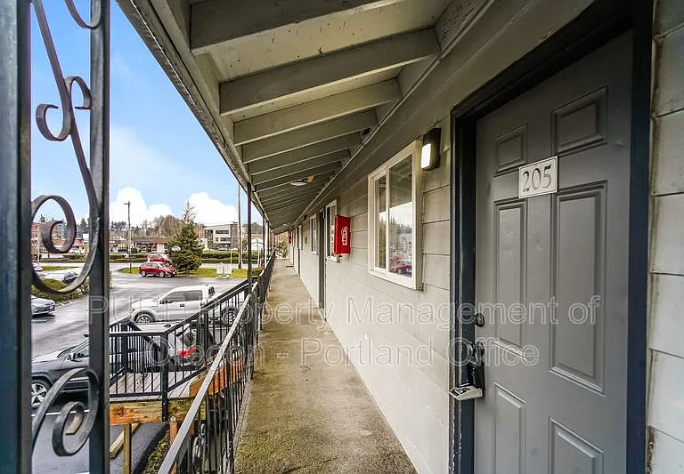 18411 E Burnside St #205 — Photo 23