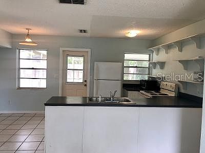 3rd image of 136 Eastway Dr