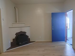 720 7th St APT 4, Modesto, CA 95354