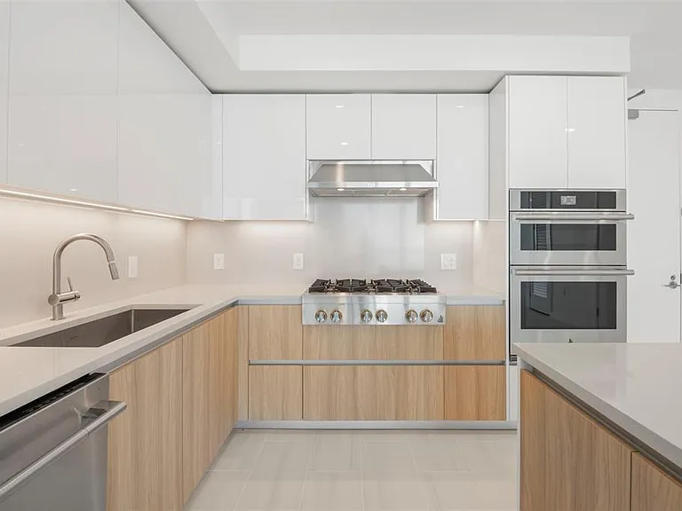 400 Central Ave #1709 — Photo 6