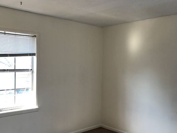 3rd image of 700 Avenue E APT L