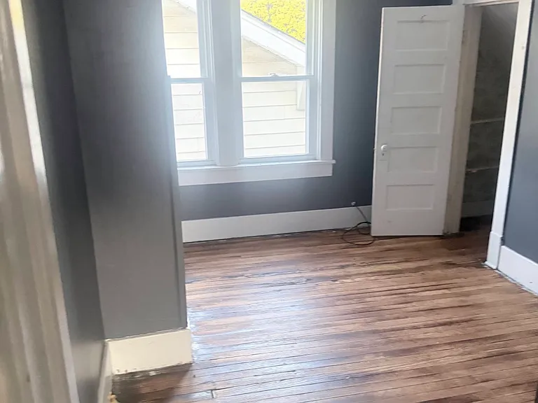 715 W Cushing St — Photo 11