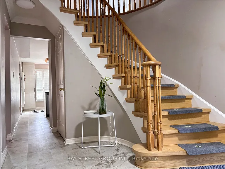331 Green Ln — Photo 9
