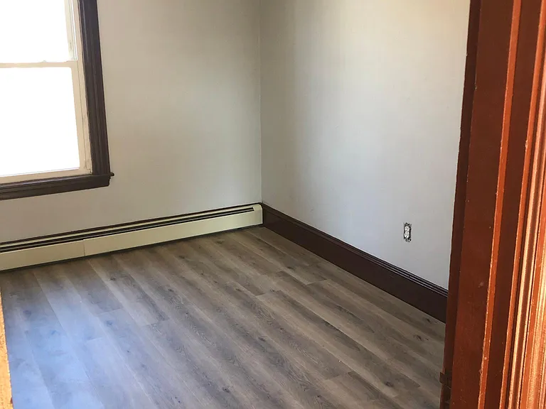 Eleanor St — Photo 3
