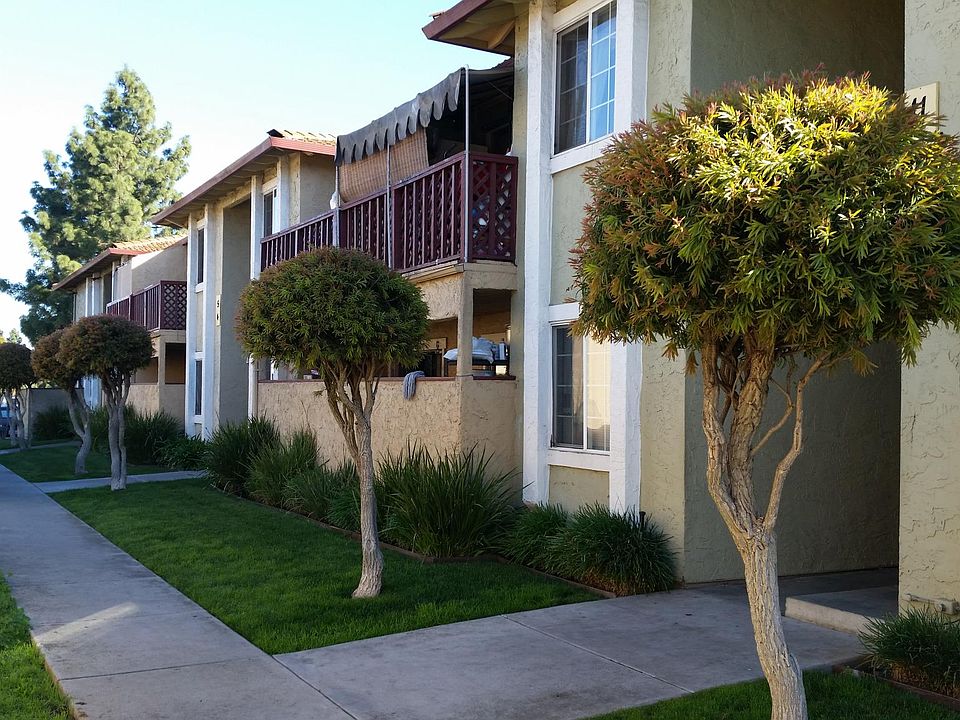 11 Unit Apartment Building