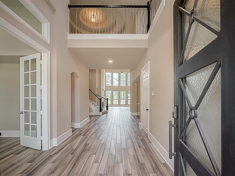 115 N Winter Sunrise Cir — Photo 4
