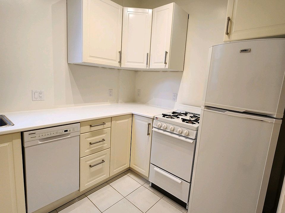 Another view of kitchen.