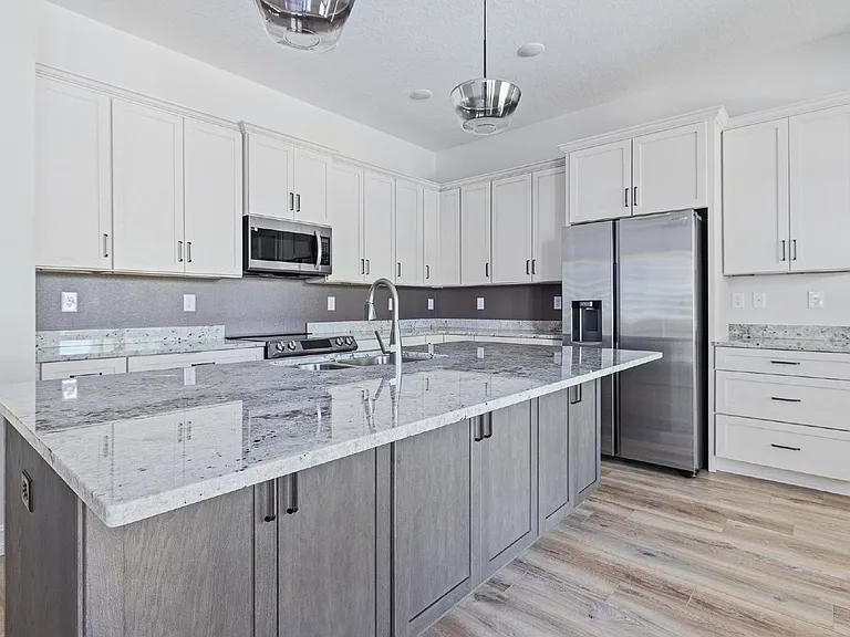3208 N Rome Ave — Photo 32