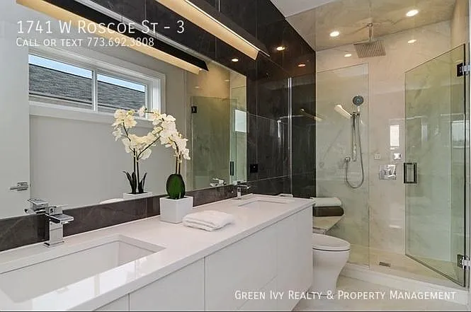 1741 W Roscoe St #3 — Photo 10