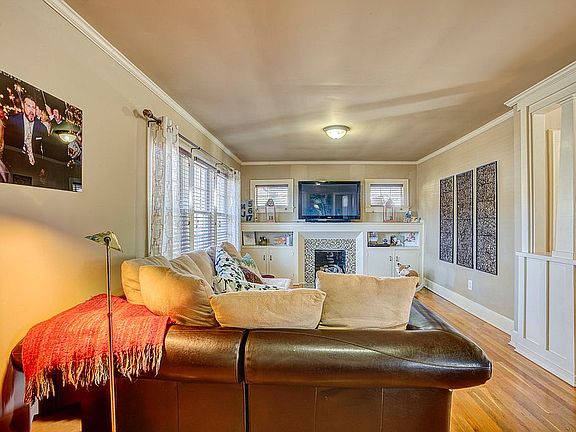 3rd image of 503 W Pine St