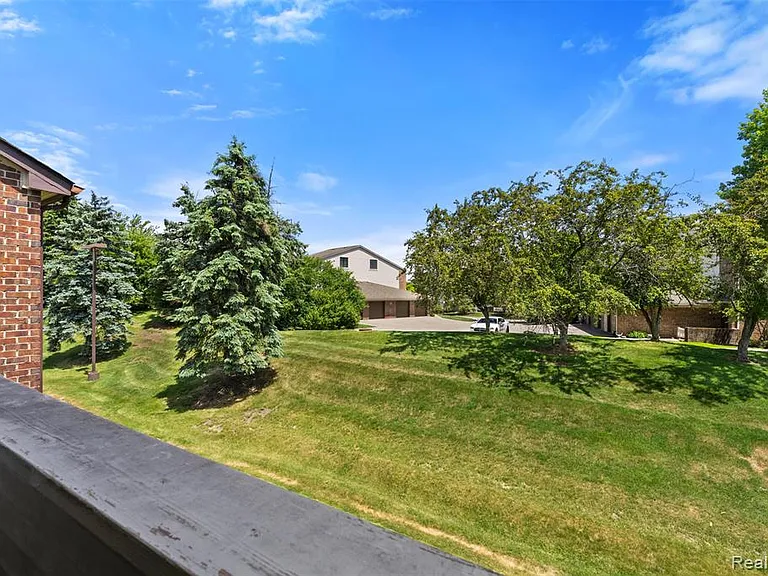 6680 Ridgefield Cir — Photo 25