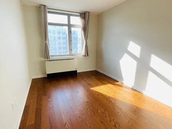 40-26 College Point Boulevard image 4 of 33