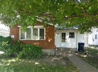 1009 Seminary Ave, Bloomington, IL 61701