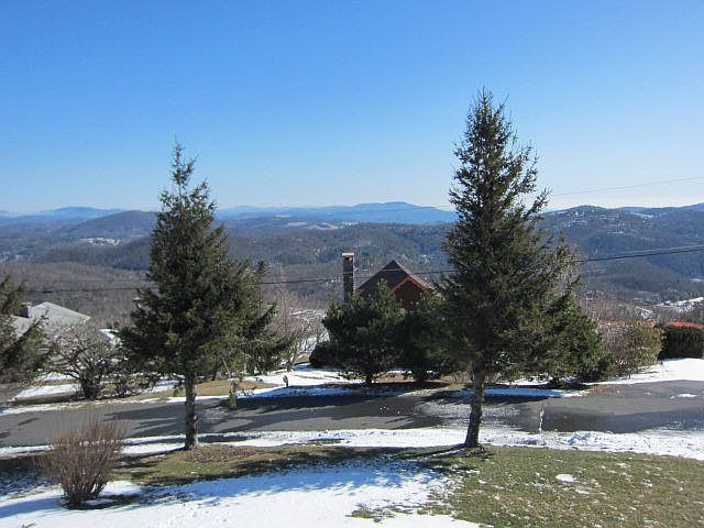 2nd image of 1020 Alpine Dr
