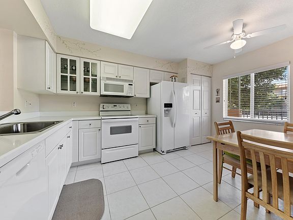 4th image of 12529 Imperial Isle Dr APT 201