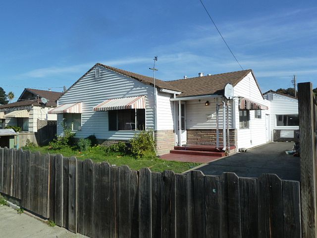 2nd image of 3067 Baywood Ln