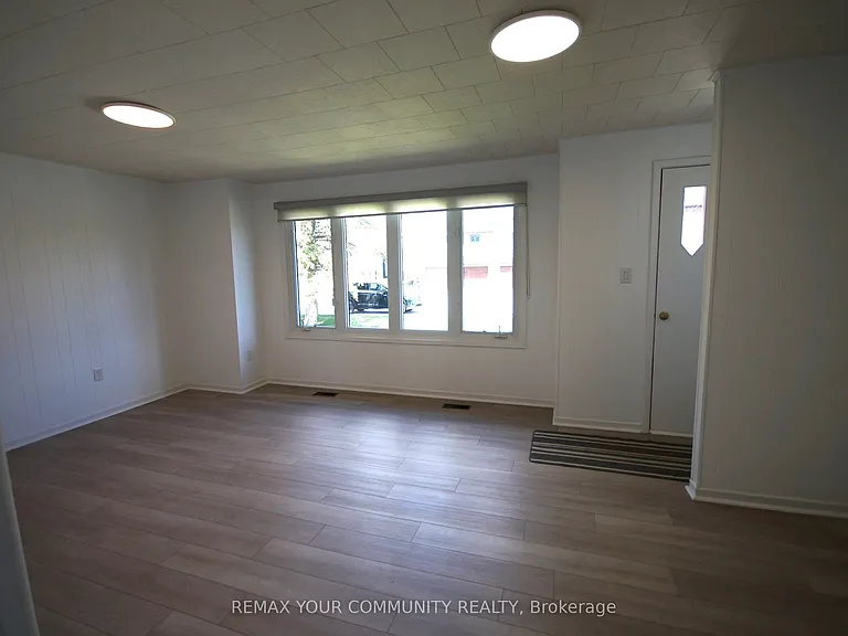 40 Burkholder St — Photo 4