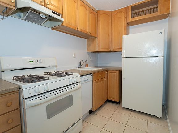 full size kitchen in great condition
