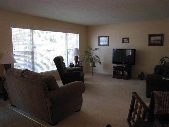 4th image of 6521 Morton Ct
