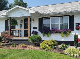 1307 N Jefferson St, Robinson, IL 62454